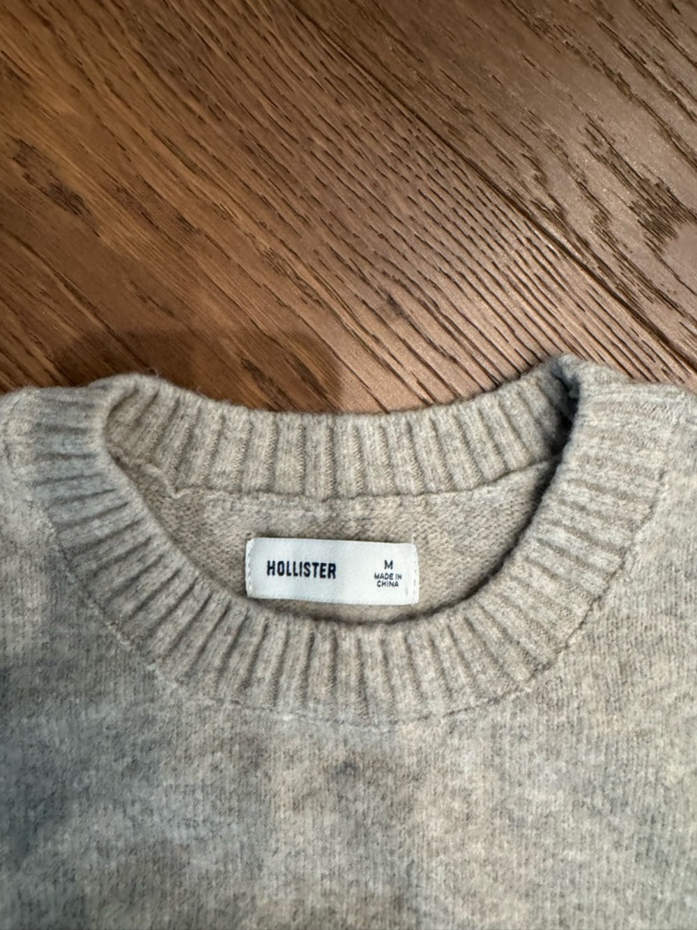 Hollister Light Gray Crewneck Sweater with Black Ice Skate Graphic - Picture 3 of 3